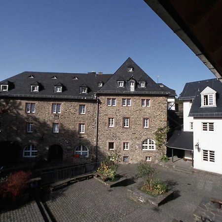Ferienwohnungen Burg Моншау Екстериор снимка
