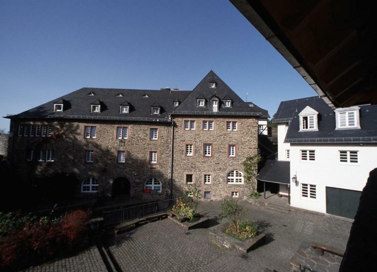 Ferienwohnungen Burg Моншау Екстериор снимка